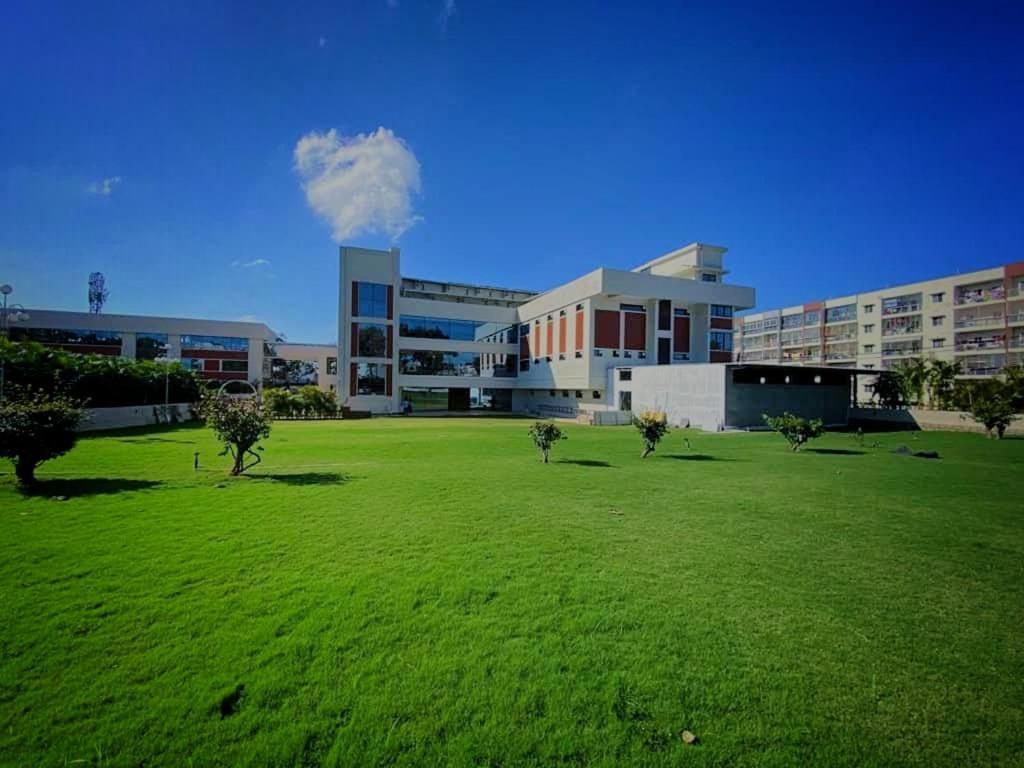 ホテル The King'S Meadows Golhalli エクステリア 写真